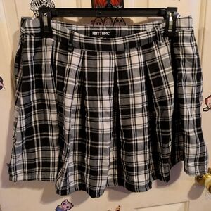 Plaid Black And White Hot Topic Skirt